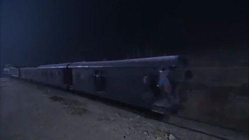 打劫电影国产火车视频,打劫电影中的生死较量