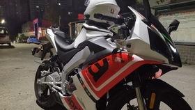 agv国产头盔视频,智能防护，引领物流新潮流